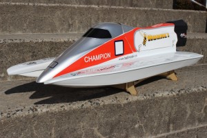 RC-Boot-Hornet-Formel-1-Modellbau-Rennboot-300x200 in RC Modellbau Formel 1 Rennboot Hornet