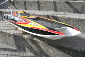 RC-Modellbau-Boot-Genesis-mit-einer-L Nge-von-935-mm-300x200 in RC Modellbau Boot Genesis