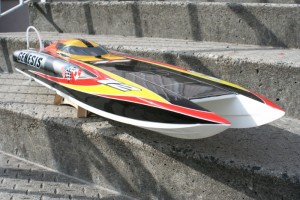 RC-Modellbau-Boot-Genesis-mit-einer-L Nge-von-935-mm-300x200 in 